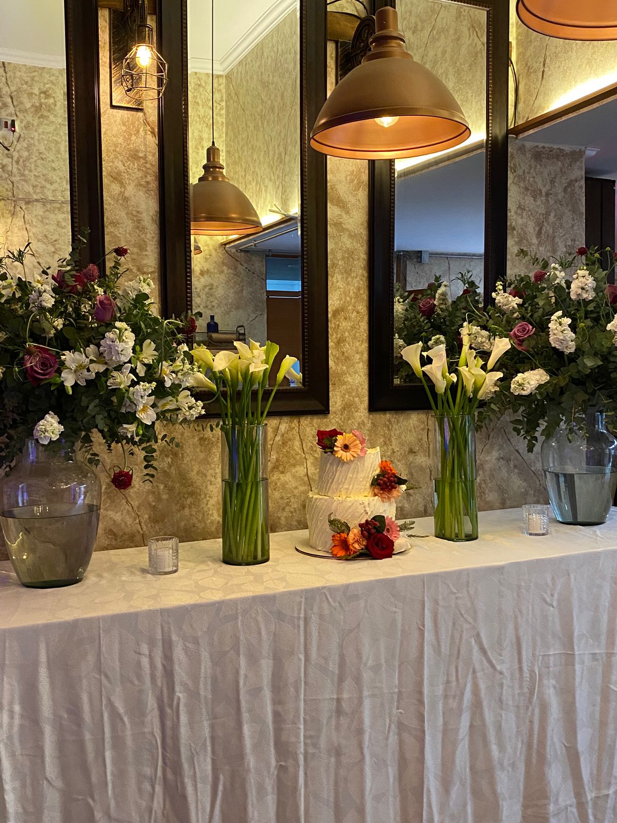 Elegancia Eterna: El Jardín Encantado (Variante 14) - Decoración de matrimonios en Santiago - SJB Decoarte