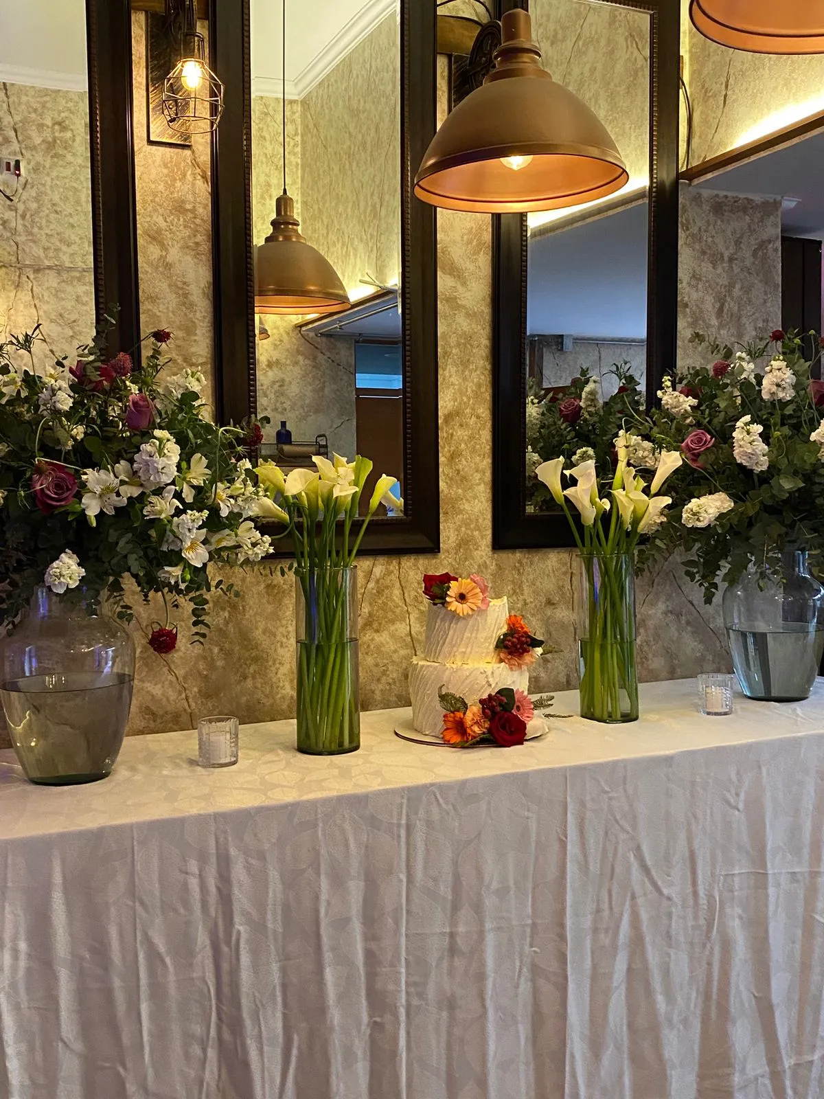 Elegancia Eterna: El Jardín Encantado (Variante 14) - Decoración de matrimonios en Santiago - SJB Decoarte