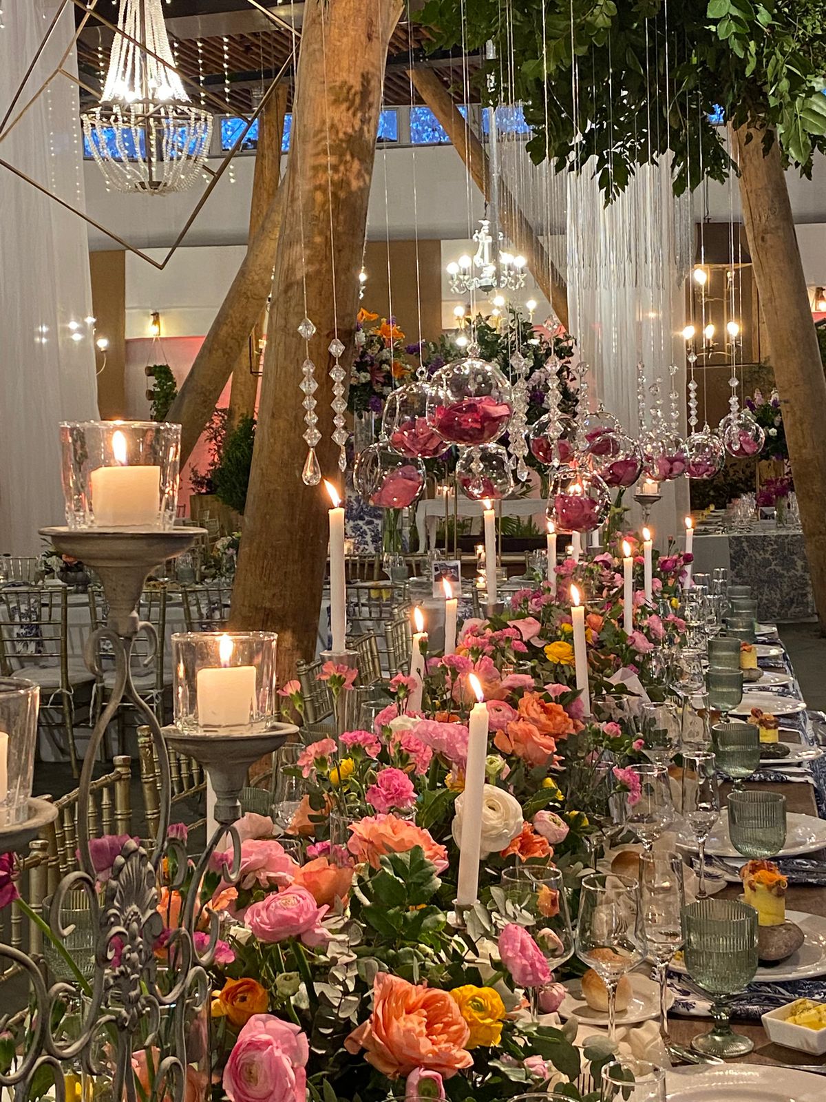 Legado de Mármol: Poesía Escultórica - Decoración de matrimonios en Santiago - SJB Decoarte