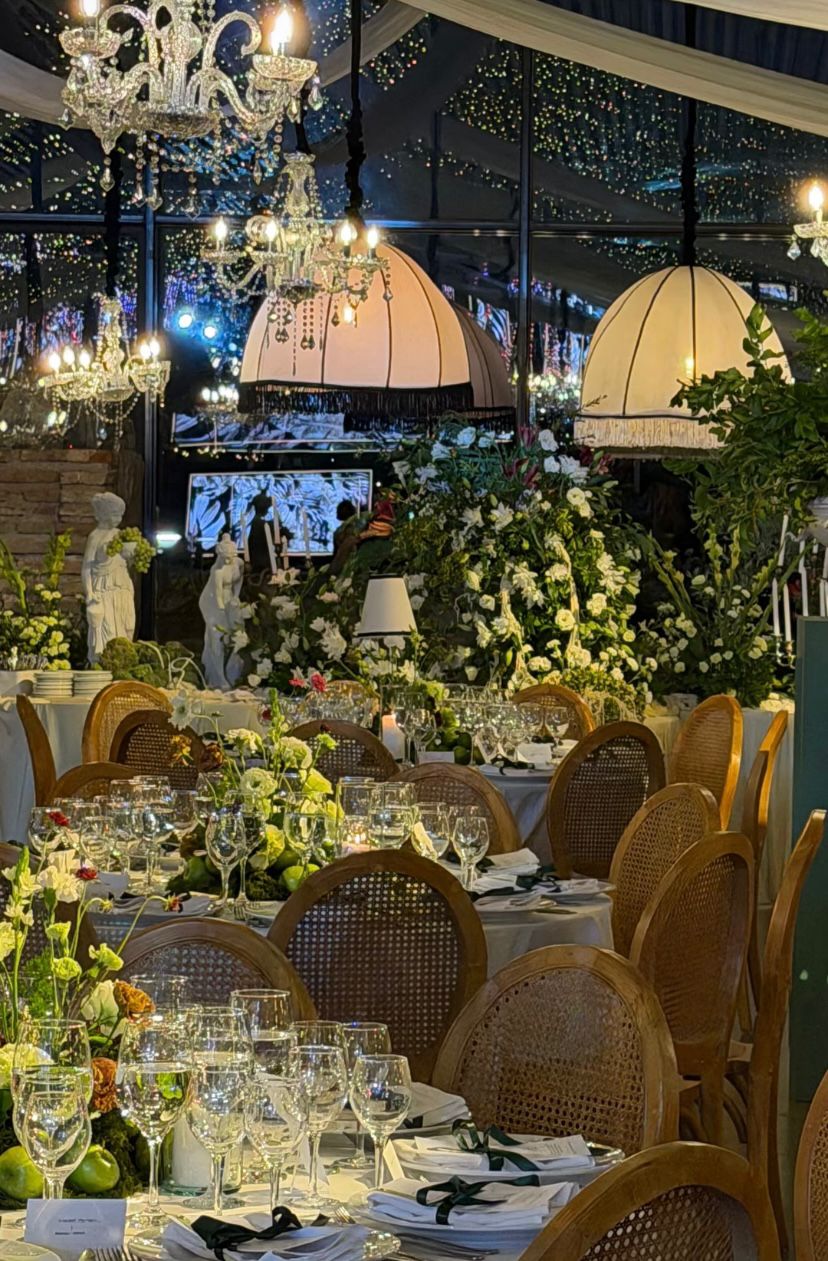 Boda Galante: Perlas, Vid y Terciopelo - Decoración de matrimonios en Santiago - SJB Decoarte